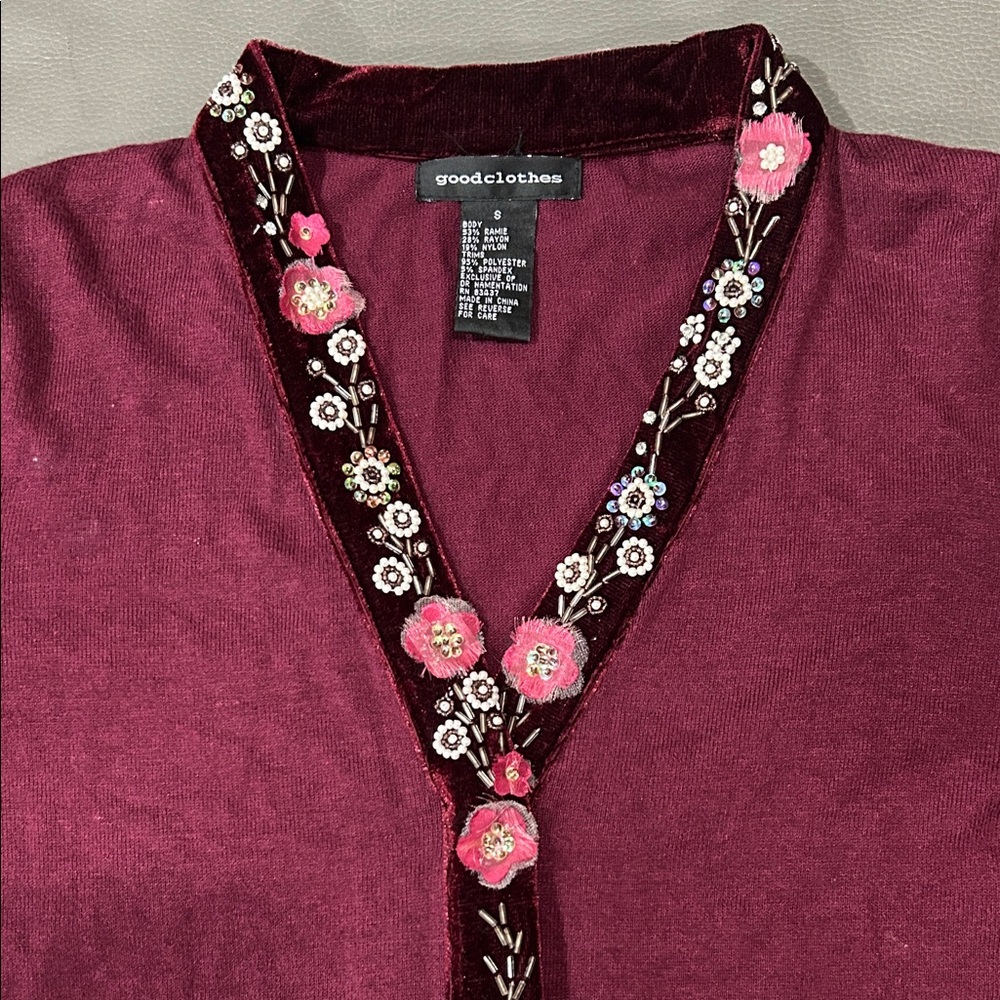 Vintage Burgundy Floral Beaded Velvet Trim Cardigan snap buttons Size S - Picture 3 of 7